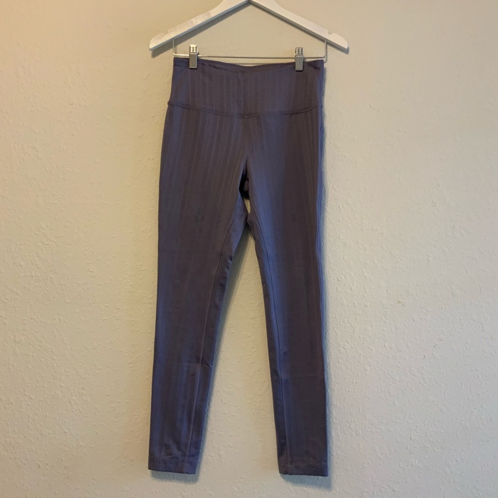 MONDETTA purple textured leggings size small